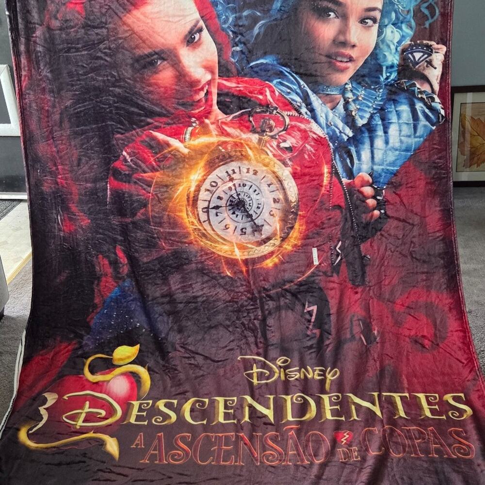 Disney Descendants 3 Mal Evie 60x80 Fleece Blanket Ascensao de Copas NWOT